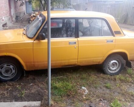Желтый ВАЗ 2107, объемом двигателя 1.5 л и пробегом 30 тыс. км за 500 $, фото 6 на Automoto.ua