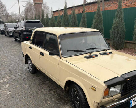 Жовтий ВАЗ 2107, об'ємом двигуна 1.5 л та пробігом 500 тис. км за 401 $, фото 1 на Automoto.ua