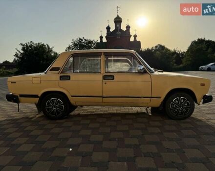 Желтый ВАЗ 2107, объемом двигателя 1.45 л и пробегом 500 тыс. км за 999 $, фото 1 на Automoto.ua