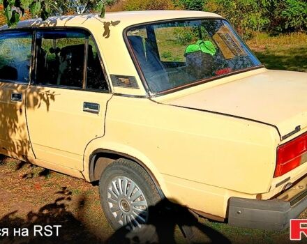 Желтый ВАЗ 2107, объемом двигателя 1.5 л и пробегом 0 тыс. км за 850 $, фото 2 на Automoto.ua