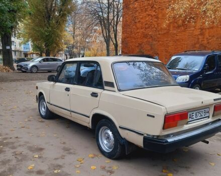 Желтый ВАЗ 2107, объемом двигателя 1.5 л и пробегом 120 тыс. км за 750 $, фото 3 на Automoto.ua