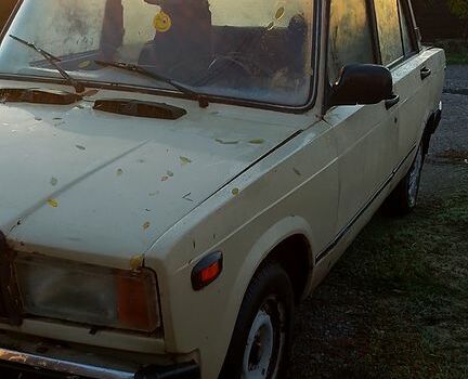 ВАЗ 2107 1996 у Дніпро (Дніпропетровську) на Automoto.ua Жовтий ВАЗ 2107, об'ємом двигуна 1.5 л та пробігом 0 тис. км за 620 $, фото 4 на Automoto.ua