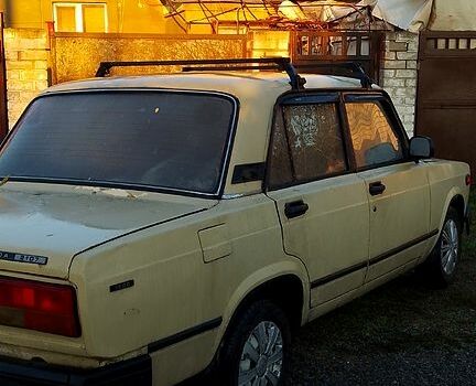 ВАЗ 2107 1996 у Дніпро (Дніпропетровську) на Automoto.ua Жовтий ВАЗ 2107, об'ємом двигуна 1.5 л та пробігом 0 тис. км за 620 $, фото 1 на Automoto.ua