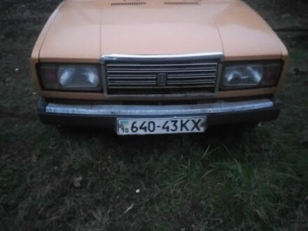 Желтый ВАЗ 2107, объемом двигателя 1.5 л и пробегом 30 тыс. км за 500 $, фото 1 на Automoto.ua