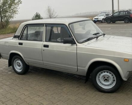 Серый ВАЗ 2107, объемом двигателя 1.5 л и пробегом 330 тыс. км за 1800 $, фото 1 на Automoto.ua