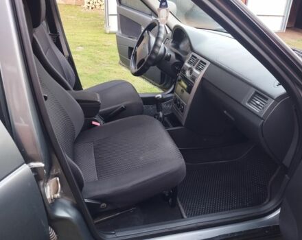 Серый ВАЗ 2107, объемом двигателя 1.6 л и пробегом 178 тыс. км за 2900 $, фото 11 на Automoto.ua