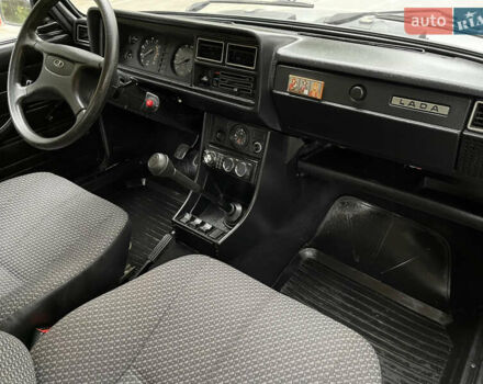 Серый ВАЗ 2107, объемом двигателя 1.6 л и пробегом 9 тыс. км за 3750 $, фото 75 на Automoto.ua