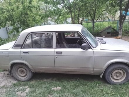 ВАЗ 2107 2007 в Вижнице на Automoto.ua Серый ВАЗ 2107, объемом двигателя 1.5 л и пробегом 73 тыс. км за 650 $, фото 1 на Automoto.ua