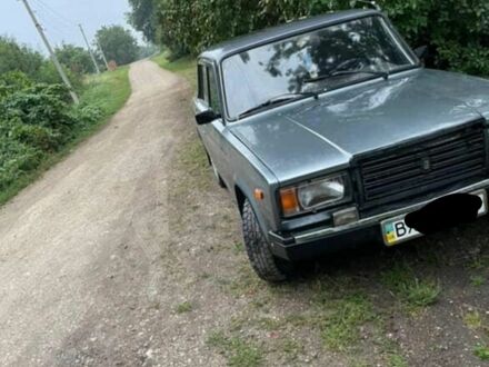 Серый ВАЗ 2107, объемом двигателя 1.5 л и пробегом 300 тыс. км за 729 $, фото 1 на Automoto.ua