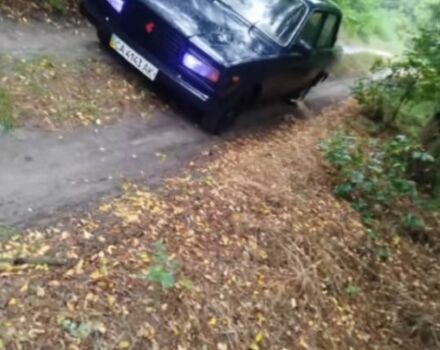 Синій ВАЗ 2107, об'ємом двигуна 1 л та пробігом 100 тис. км за 544 $, фото 2 на Automoto.ua