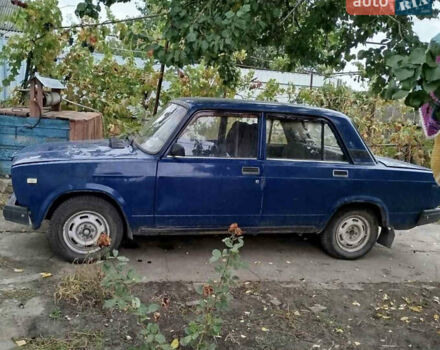 Синий ВАЗ 2107, объемом двигателя 1.45 л и пробегом 350 тыс. км за 1200 $, фото 2 на Automoto.ua