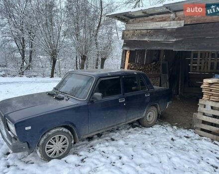 Синий ВАЗ 2107, объемом двигателя 1.5 л и пробегом 120 тыс. км за 950 $, фото 4 на Automoto.ua