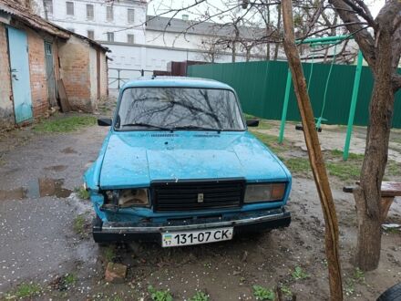 ВАЗ 2107 1980 в Полтаве на Automoto.ua Синий ВАЗ 2107, объемом двигателя 0 л и пробегом 108 тыс. км за 288 $, фото 1 на Automoto.ua