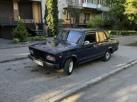 ВАЗ 2107 1986 у Каменце-Подольском на Automoto.ua Синій ВАЗ 2107, об'ємом двигуна 1.3 л та пробігом 74 тис. км за 740 $, фото 1 на Automoto.ua