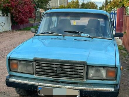 ВАЗ 2107 1987 в Черняхове на Automoto.ua Синий ВАЗ 2107, объемом двигателя 0 л и пробегом 98 тыс. км за 1000 $, фото 1 на Automoto.ua