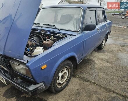 Синий ВАЗ 2107, объемом двигателя 1.45 л и пробегом 300 тыс. км за 577 $, фото 1 на Automoto.ua