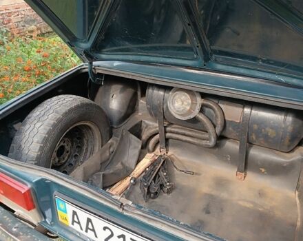 Зелений ВАЗ 2107, об'ємом двигуна 1.5 л та пробігом 100 тис. км за 678 $, фото 4 на Automoto.ua
