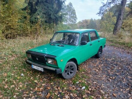 Зеленый ВАЗ 2107, объемом двигателя 1.6 л и пробегом 100 тыс. км за 1000 $, фото 1 на Automoto.ua