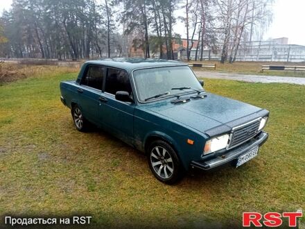 Зеленый ВАЗ 2107, объемом двигателя 1.5 л и пробегом 400 тыс. км за 1200 $, фото 1 на Automoto.ua