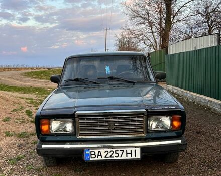 Зеленый ВАЗ 2107, объемом двигателя 1.5 л и пробегом 350 тыс. км за 1400 $, фото 1 на Automoto.ua
