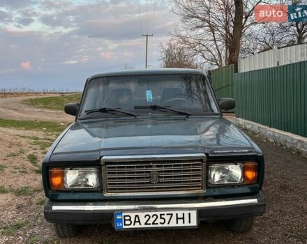 Зеленый ВАЗ 2107, объемом двигателя 1.45 л и пробегом 350 тыс. км за 1300 $, фото 1 на Automoto.ua