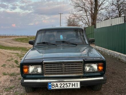 Зеленый ВАЗ 2107, объемом двигателя 1.45 л и пробегом 350 тыс. км за 1100 $, фото 1 на Automoto.ua