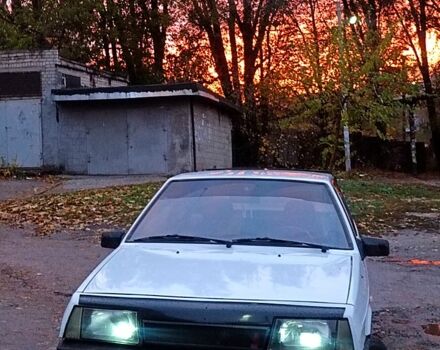 Белый ВАЗ 2108, объемом двигателя 1.3 л и пробегом 47 тыс. км за 1000 $, фото 2 на Automoto.ua