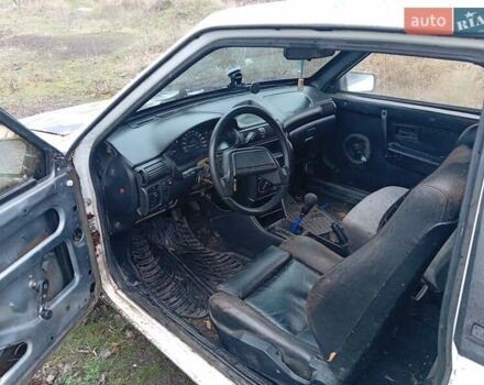 Белый ВАЗ 2108, объемом двигателя 1.3 л и пробегом 300 тыс. км за 595 $, фото 6 на Automoto.ua