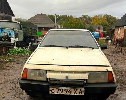 Белый ВАЗ 2108, объемом двигателя 1.5 л и пробегом 90 тыс. км за 850 $, фото 2 на Automoto.ua