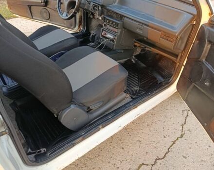 Белый ВАЗ 2108, объемом двигателя 1.3 л и пробегом 100 тыс. км за 1100 $, фото 5 на Automoto.ua