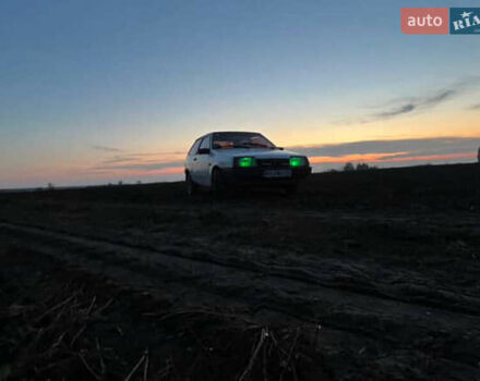 Белый ВАЗ 2108, объемом двигателя 1.3 л и пробегом 210 тыс. км за 1000 $, фото 3 на Automoto.ua