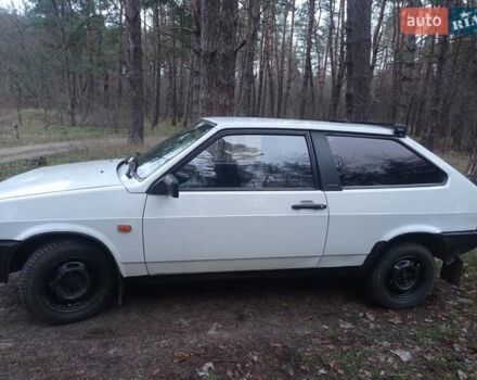 Белый ВАЗ 2108, объемом двигателя 1.3 л и пробегом 200 тыс. км за 1200 $, фото 2 на Automoto.ua