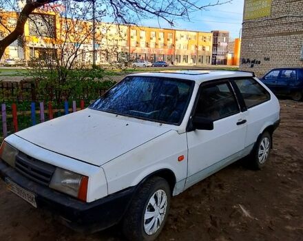 Белый ВАЗ 2108, объемом двигателя 1.3 л и пробегом 300 тыс. км за 650 $, фото 1 на Automoto.ua