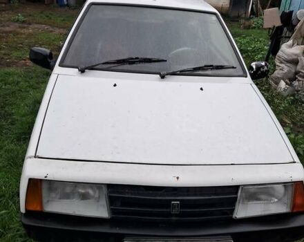 Белый ВАЗ 2108, объемом двигателя 1.5 л и пробегом 102 тыс. км за 600 $, фото 2 на Automoto.ua