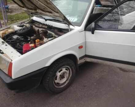 Белый ВАЗ 2108, объемом двигателя 2 л и пробегом 350 тыс. км за 1200 $, фото 2 на Automoto.ua