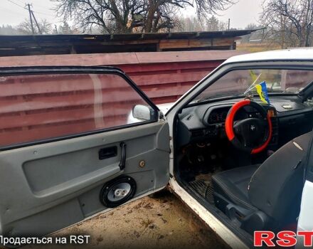 Белый ВАЗ 2108, объемом двигателя 1.1 л и пробегом 175 тыс. км за 600 $, фото 1 на Automoto.ua
