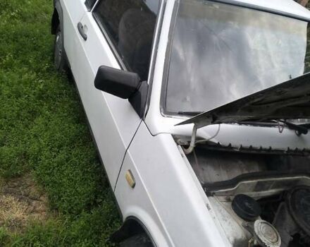 Белый ВАЗ 2108, объемом двигателя 1.5 л и пробегом 100 тыс. км за 1100 $, фото 5 на Automoto.ua