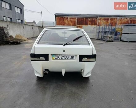 Белый ВАЗ 2108, объемом двигателя 1.29 л и пробегом 328 тыс. км за 1500 $, фото 1 на Automoto.ua