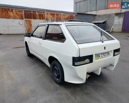 Белый ВАЗ 2108, объемом двигателя 1.29 л и пробегом 328 тыс. км за 1500 $, фото 2 на Automoto.ua