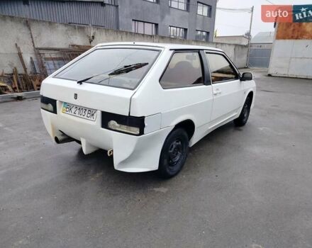 Белый ВАЗ 2108, объемом двигателя 1.29 л и пробегом 328 тыс. км за 1500 $, фото 3 на Automoto.ua