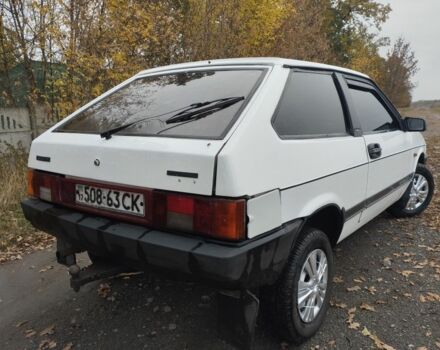 Белый ВАЗ 2108, объемом двигателя 1.5 л и пробегом 300 тыс. км за 1000 $, фото 3 на Automoto.ua