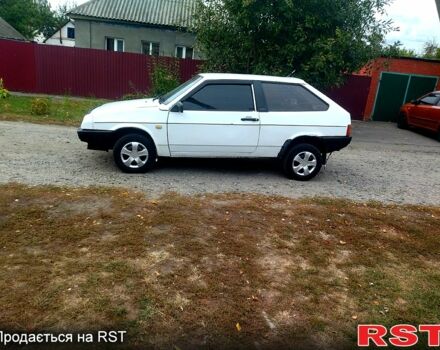 Белый ВАЗ 2108, объемом двигателя 1.1 л и пробегом 200 тыс. км за 600 $, фото 2 на Automoto.ua