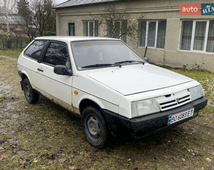 Белый ВАЗ 2108, объемом двигателя 1.29 л и пробегом 300 тыс. км за 650 $, фото 2 на Automoto.ua