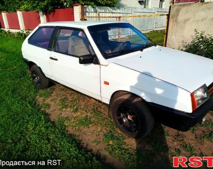 Белый ВАЗ 2108, объемом двигателя 1.3 л и пробегом 100 тыс. км за 1250 $, фото 1 на Automoto.ua