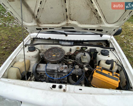 Белый ВАЗ 2108, объемом двигателя 1.29 л и пробегом 300 тыс. км за 650 $, фото 10 на Automoto.ua
