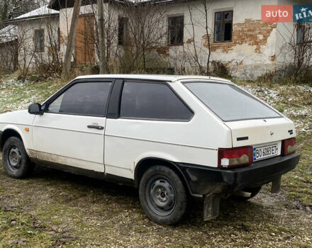 Белый ВАЗ 2108, объемом двигателя 1.29 л и пробегом 300 тыс. км за 650 $, фото 1 на Automoto.ua