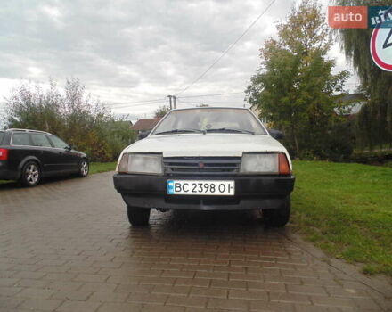 Белый ВАЗ 2108, объемом двигателя 1.3 л и пробегом 140 тыс. км за 600 $, фото 1 на Automoto.ua