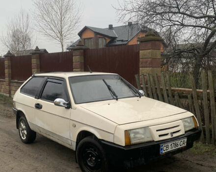 Белый ВАЗ 2108, объемом двигателя 1.1 л и пробегом 84 тыс. км за 383 $, фото 2 на Automoto.ua