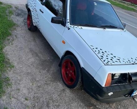 Белый ВАЗ 2108, объемом двигателя 1.3 л и пробегом 90 тыс. км за 650 $, фото 2 на Automoto.ua