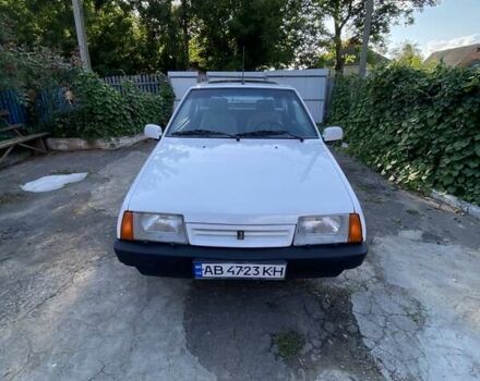 Белый ВАЗ 2108, объемом двигателя 1.5 л и пробегом 250 тыс. км за 1250 $, фото 2 на Automoto.ua